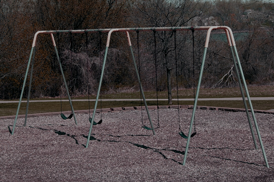 playground-swing-540